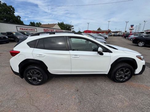 Used 2022 Subaru Crosstrek 2.5i Sport w/ Moonroof Package AWD/4WD image 4
