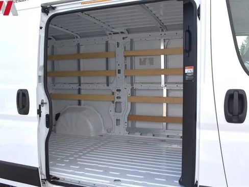 Used 2025 RAM ProMaster 2500 w/ U-Haul Equipment Group FWD image 28