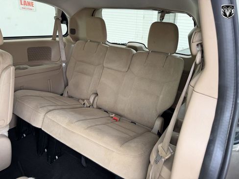 Used 2016 Dodge Grand Caravan SXT FWD image 19