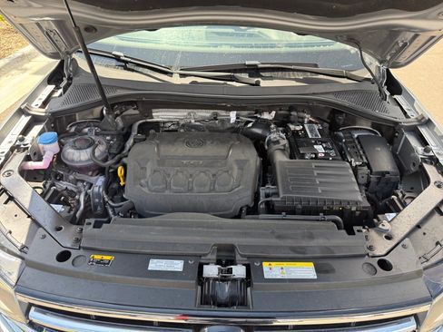 Used 2023 Volkswagen Tiguan SE AWD/4WD image 20