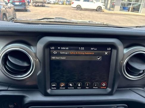 Used 2020 Jeep Wrangler Unlimited Sahara w/ Uconnect 4C Nav & Sound Group AWD/4WD image 35