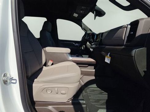 New 2026 GMC Sierra 2500 SLT w/ SLT Convenience Package image 15