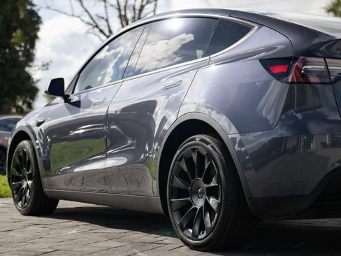 Used 2023 Tesla Model Y Long Range AWD/4WD image 8