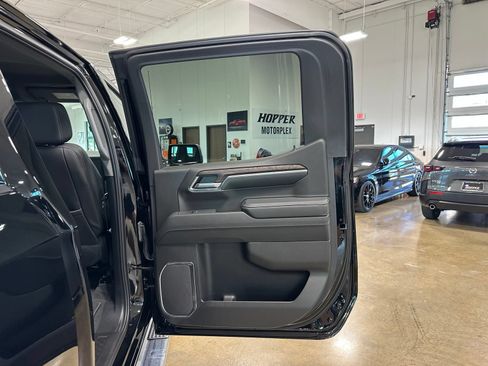 Used 2024 GMC Sierra 1500 SLT w/ SLT Premium Package AWD/4WD image 35