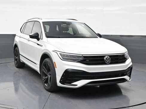 Used 2024 Volkswagen Tiguan SE R-Line FWD image 5