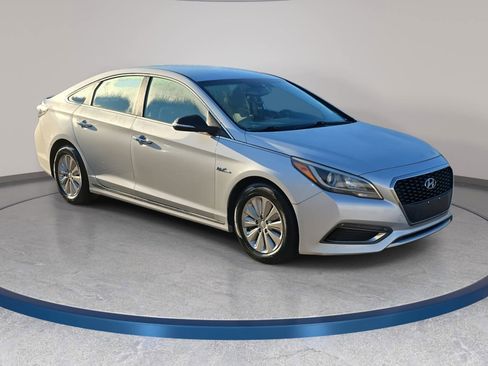 Used 2016 Hyundai Sonata SE image 3