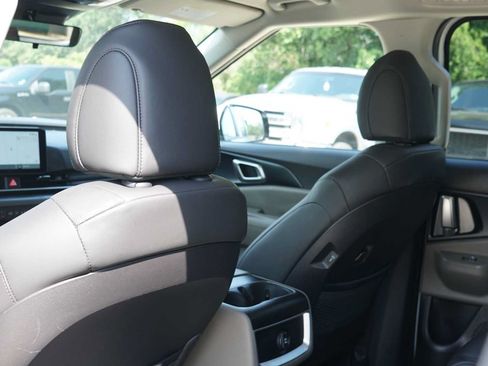 Certified 2026 Kia Carnival LXS FWD image 19
