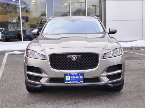 Used 2019 Jaguar F-PACE Prestige image 8