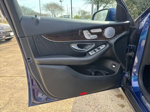 Used 2018 Mercedes-Benz GLC 300 4MATIC image 19
