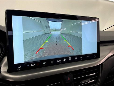 Used 2025 Ford Escape SE image 21