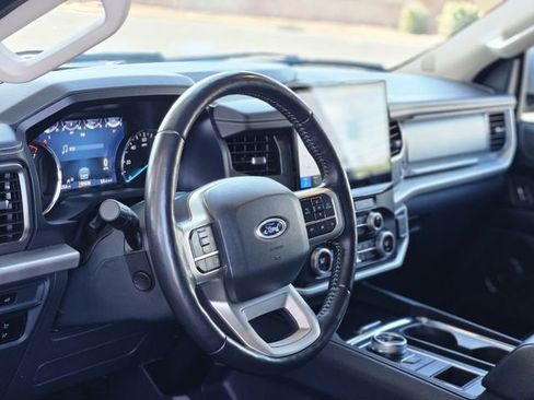 Used 2024 Ford Expedition Max XLT image 12
