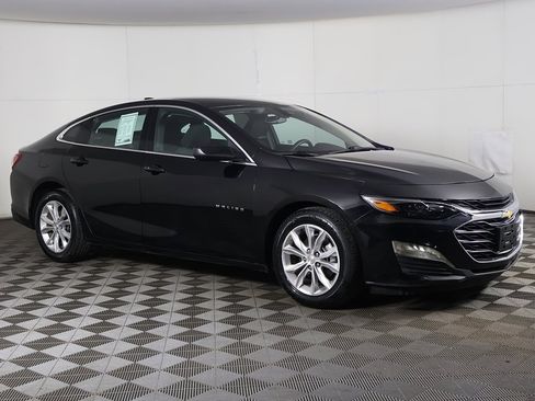 Used 2022 Chevrolet Malibu LT image 2