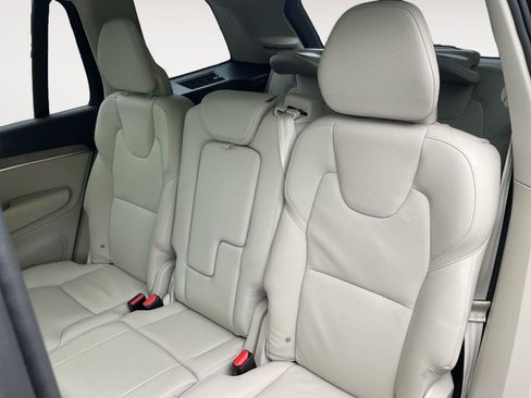 Certified 2023 Volvo XC90 B6 Plus AWD/4WD image 13