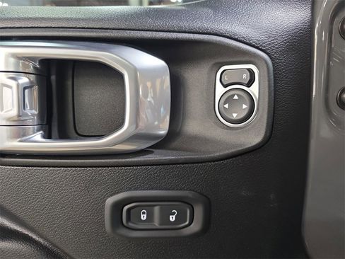 Used 2021 Jeep Gladiator Mojave w/ Uconnect 4C Nav & Sound Group image 27