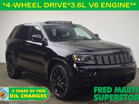 Used 2020 Jeep Grand Cherokee Altitude image 1