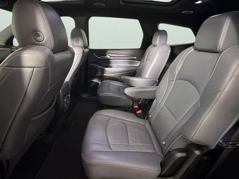 Certified 2022 Buick Enclave Essence w/ Experience Buick Package FWD image 26