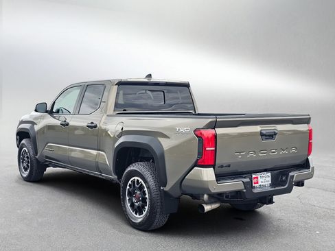 Used 2024 Toyota Tacoma TRD Off-Road w/ TRD Off Road Upgrade Package image 3