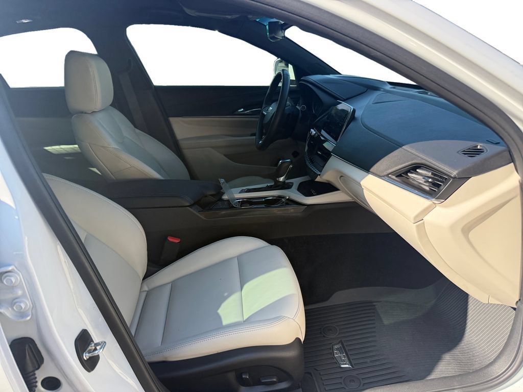 Used 2023 Cadillac CT4 Luxury RWD image 15