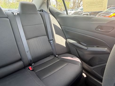 Used 2025 Nissan Altima 2.5 SV FWD image 35