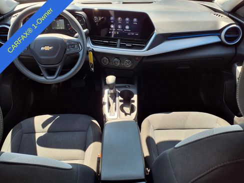 Used 2024 Chevrolet Trax LS w/ LS Convenience Package FWD image 13