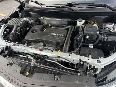 Used 2022 Chevrolet Equinox LT w/ Driver Convenience Package FWD image 8