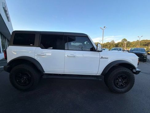 Used 2022 Ford Bronco Outer Banks w/ Sasquatch Package AWD/4WD image 4