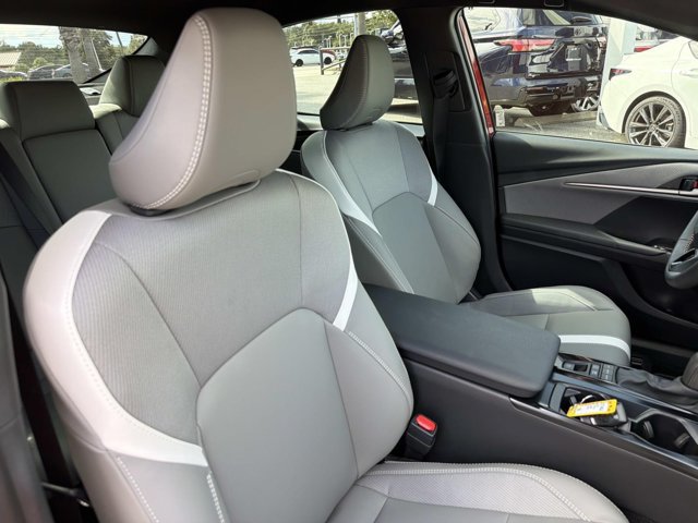 Used 2026 Toyota Camry SE FWD image 17