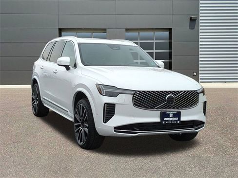 New 2026 Volvo XC90 B6 Plus image 1