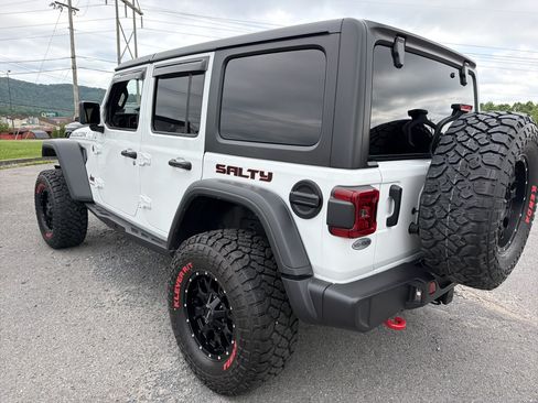 Used 2024 Jeep Wrangler Unlimited Rubicon w/ Convenience Group AWD/4WD image 6