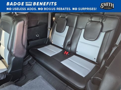Used 2023 Ford Explorer XLT RWD image 20