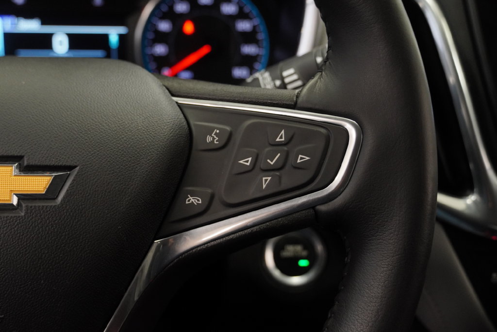 Used 2018 Chevrolet Equinox Premier FWD image 31