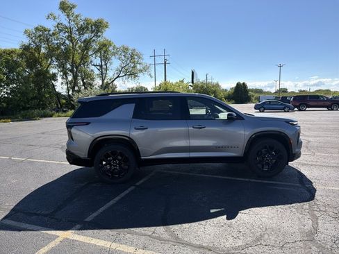 New 2026 Chevrolet Traverse RS w/ LPO, Floor Liner Package AWD/4WD image 4