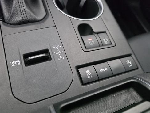 Used 2022 Toyota Highlander XSE FWD image 25