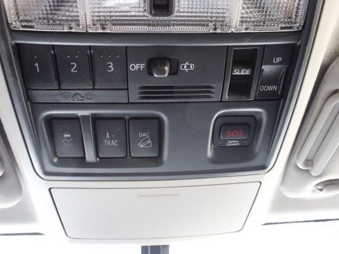 Used 2017 Toyota 4Runner Limited AWD/4WD image 37