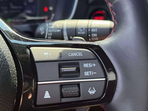 Used 2025 Honda Pilot Black Edition image 28