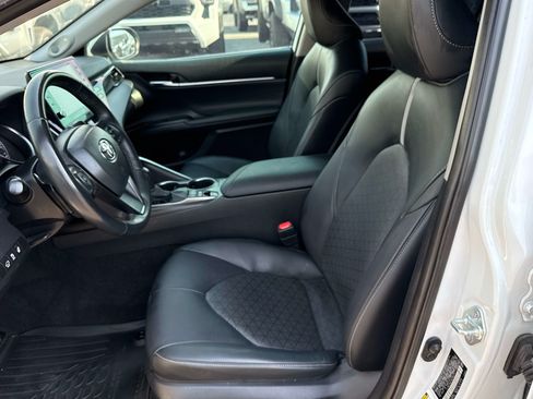 Used 2022 Toyota Camry XSE w/ Navigation Upgrade Package FWD image 11