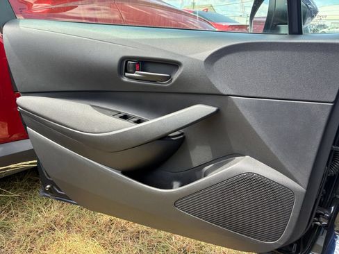 Used 2025 Toyota Corolla LE FWD image 18