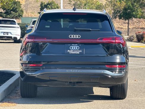 Used 2024 Audi Q8 e-tron Premium Plus w/ Premium Plus Package AWD/4WD image 5