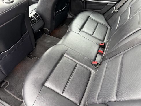 Used 2014 Mercedes-Benz E 350 4MATIC Sedan image 21