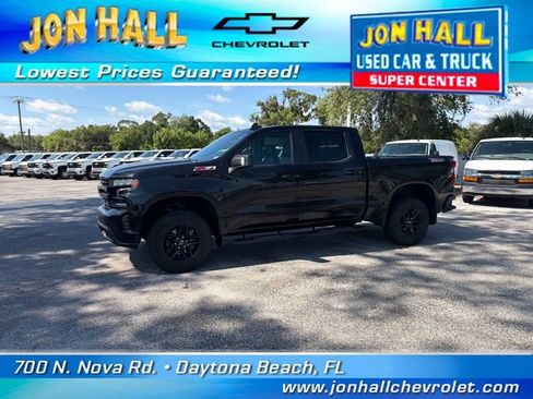 Used 2021 Chevrolet Silverado 1500 LT Trail Boss w/ LT Trail Boss Premium Package AWD/4WD image 3