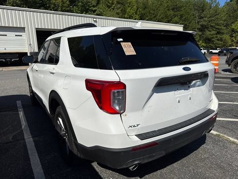 Used 2023 Ford Explorer XLT w/ Equipment Group 202A AWD/4WD image 16