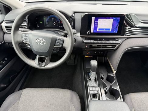 Used 2025 Toyota Camry LE w/ Convenience Package FWD image 10