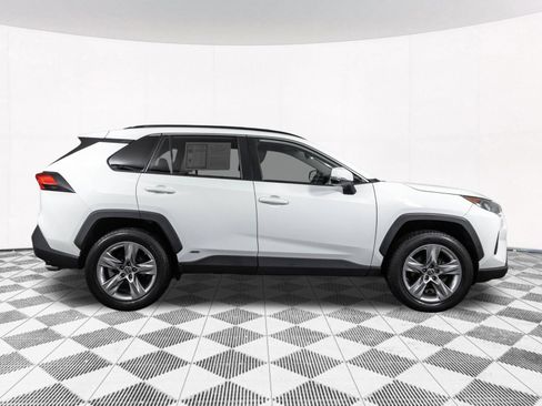 Used 2022 Toyota RAV4 LE AWD/4WD image 19