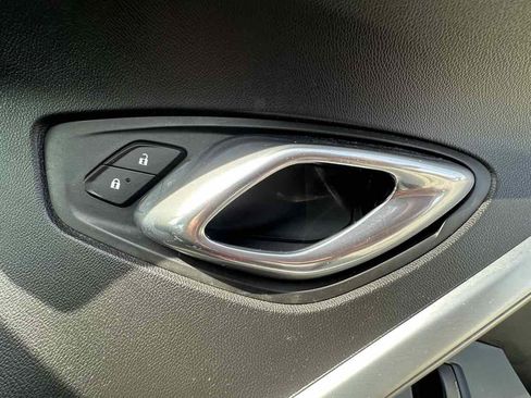 Used 2017 Chevrolet Camaro SS image 30