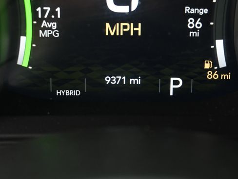 Used 2025 Jeep Wrangler Unlimited Sahara w/ Safety Group AWD/4WD image 14