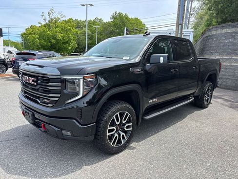 Used 2024 GMC Sierra 1500 AT4 w/ Technology Package AWD/4WD image 8