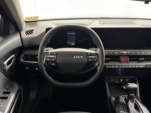 Used 2025 Kia K4 LXS image 27