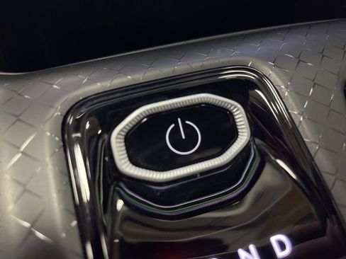 Used 2024 Jeep Wagoneer Launch Edition image 24