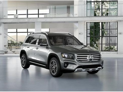 Used 2026 Mercedes-Benz GLB 250 4MATIC image 10