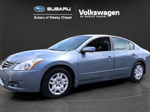 Used 2010 Nissan Altima 2.5 S FWD image 3